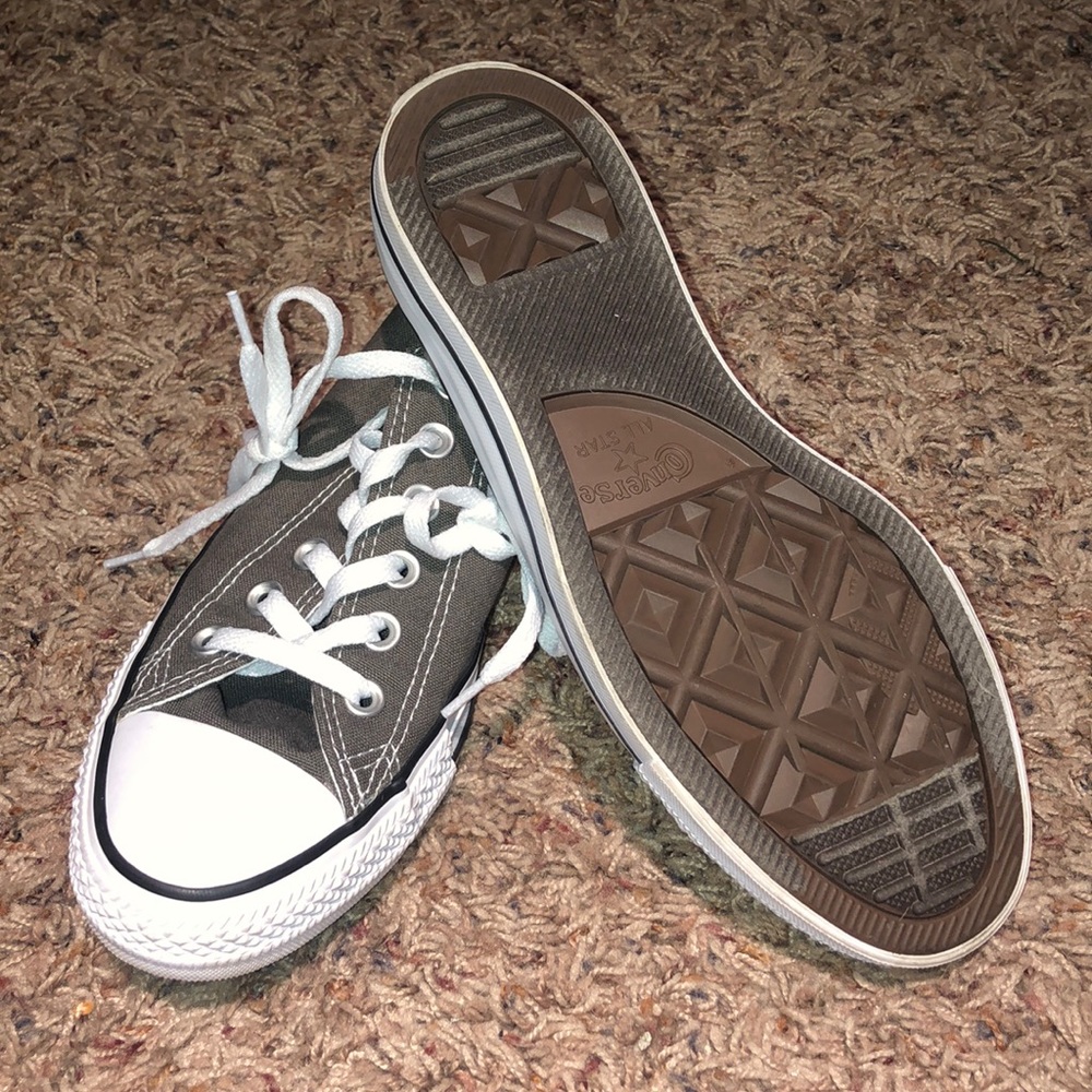 low top dark grey converse